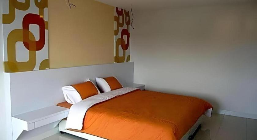 Nana Chat Bangsaen Hotel シーラーチャー エクステリア 写真