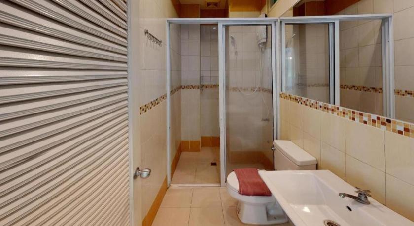 Nana Chat Bangsaen Hotel シーラーチャー エクステリア 写真